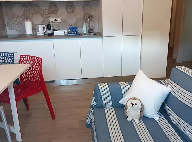 Appartamentino - Castle View, No Stairs 아파트 돌체아쿠아